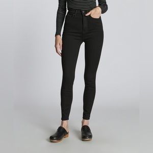 Everlane NWT Way-High Skinny Jean in Black